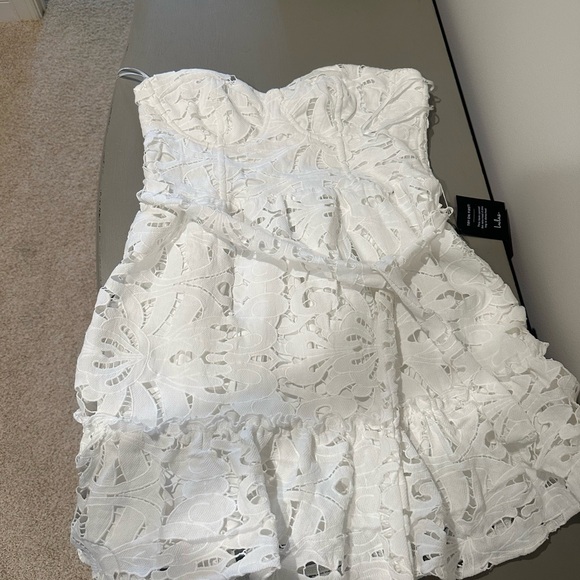 Brand new super flattering white lulus dress - Picture 3 of 3